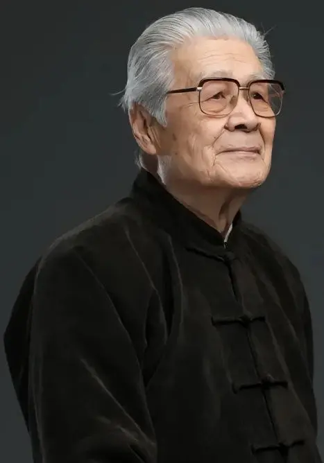 蓝天野