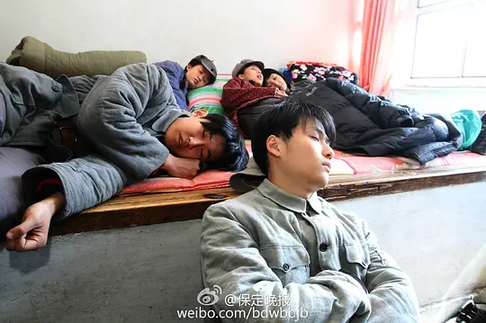 敌后文工队剧照