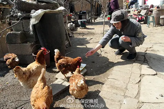 敌后文工队剧照