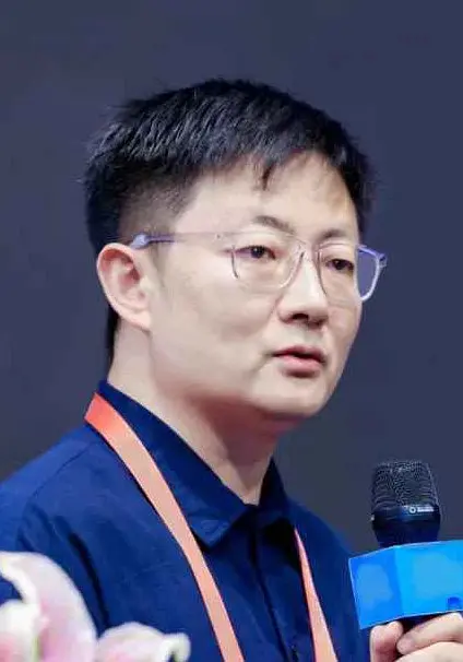 王雷