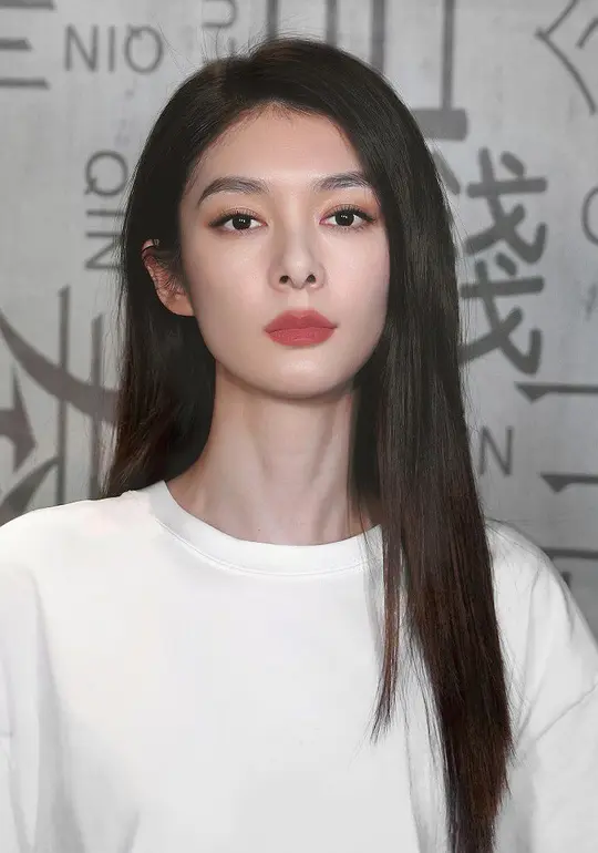 傅菁