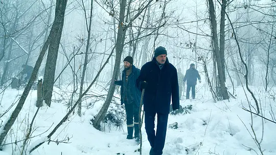 雪与熊剧照