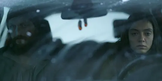 雪与熊剧照