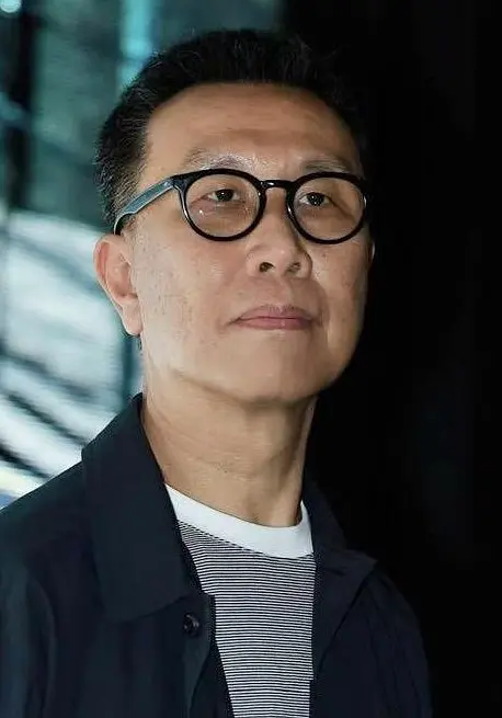 潘耀明
