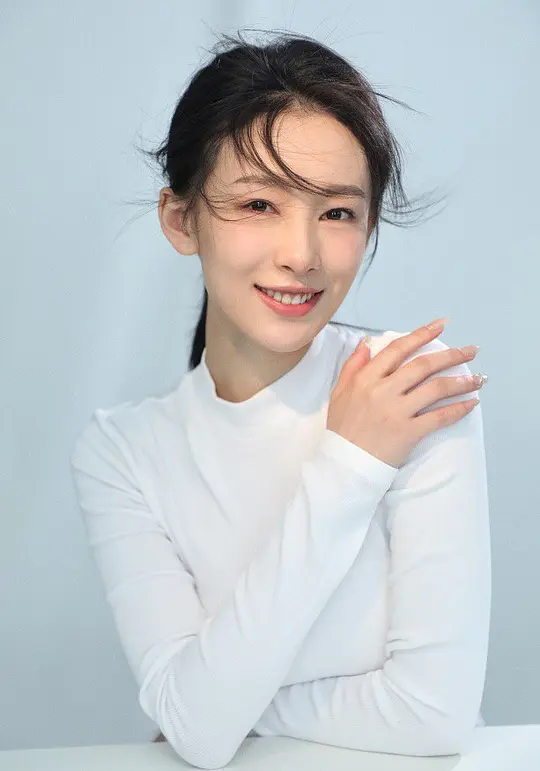 白旭含