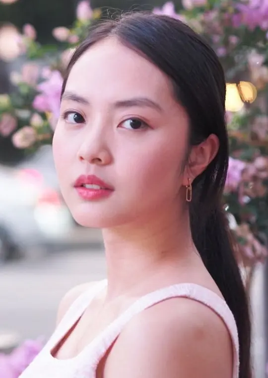 黄暄婷