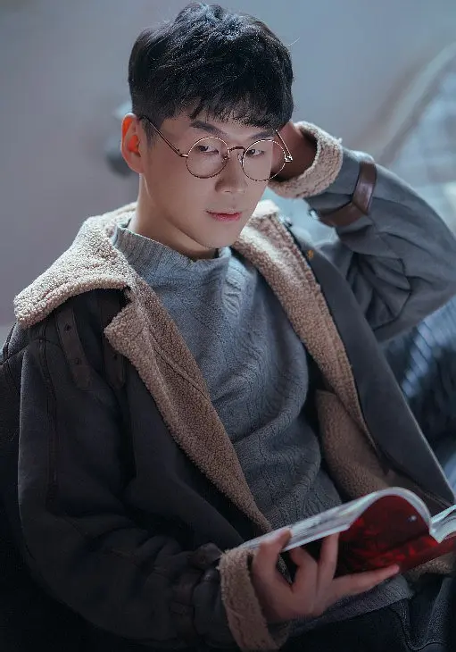 李春胤