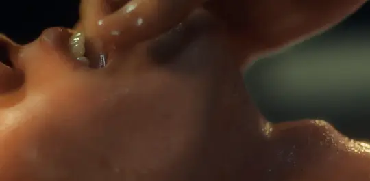 泰版我让最想被拥抱的男人给威胁了剧照